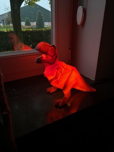 lamp dino oranje