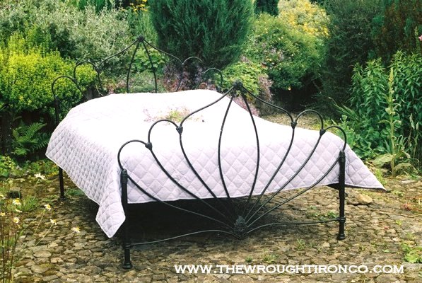 replica bed Claire zwart